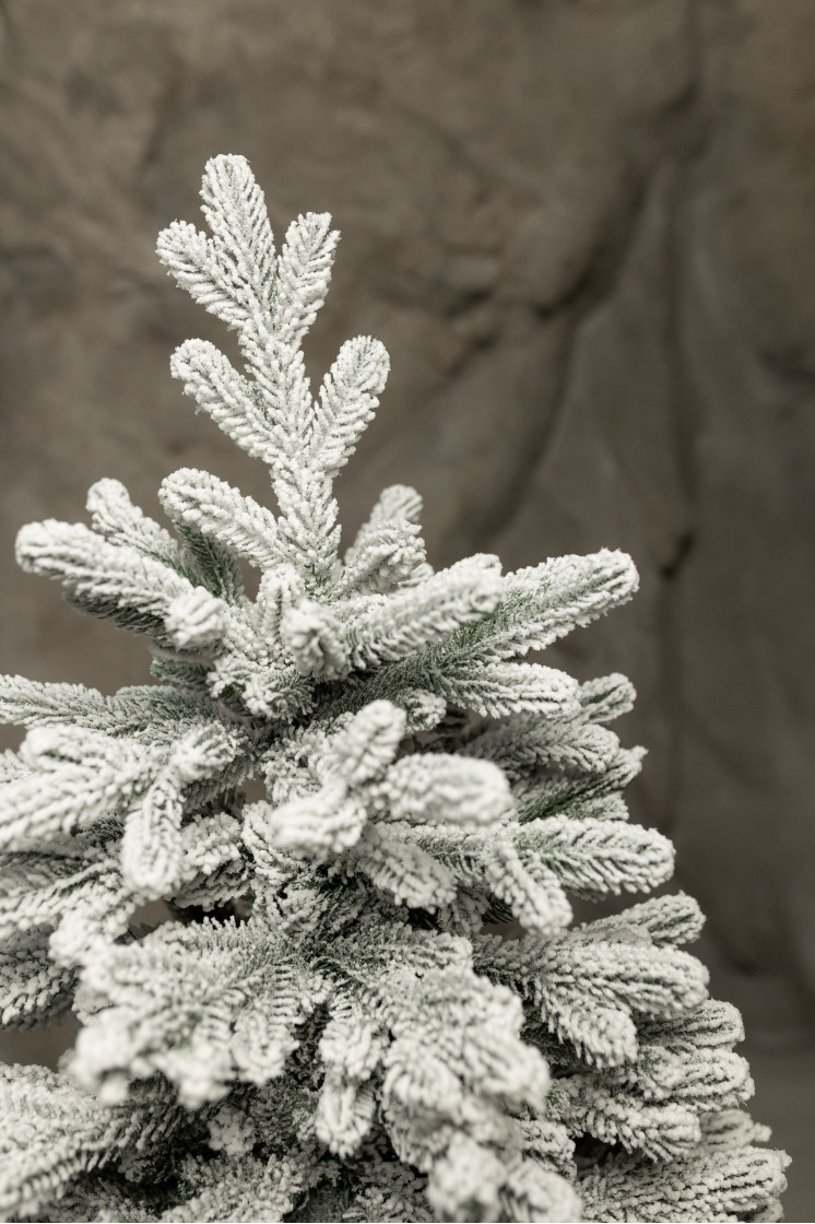 Искусственная литая елка в горшке 1м заснеженная Искусственная литая елка в горшке 1м заснеженная